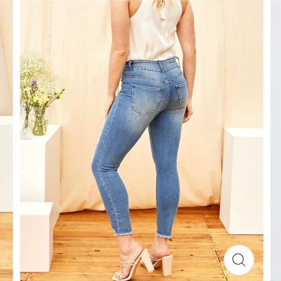 Ymi size 7 jeans distressed stretch frayed - Picture 1 of 9